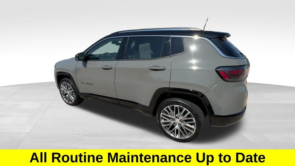 Used 2022 Gray Jeep Limited image 5