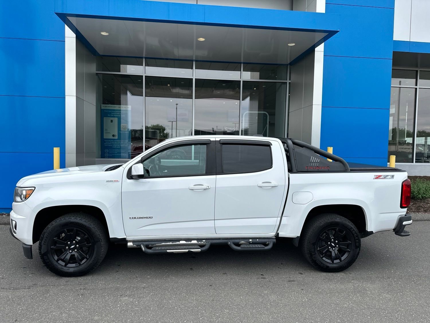 Used 2019 Summit White Chevrolet Z71 with Trailering Package - Bed Liner - Skid Plate Package - Off-Road Sport Bar - Premium Sound image 8