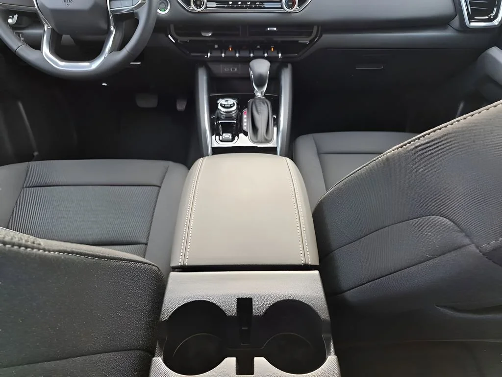 New 2026 Summit White GMC Elevation image 22