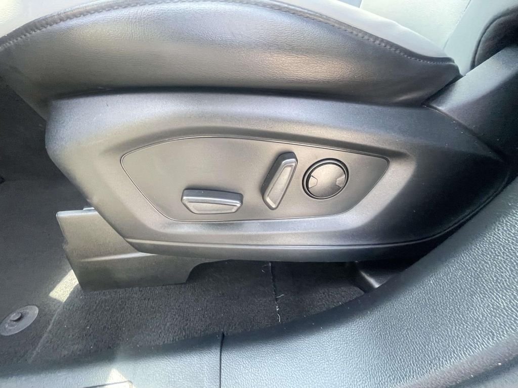 Used 2021 White Ford XLT image 16