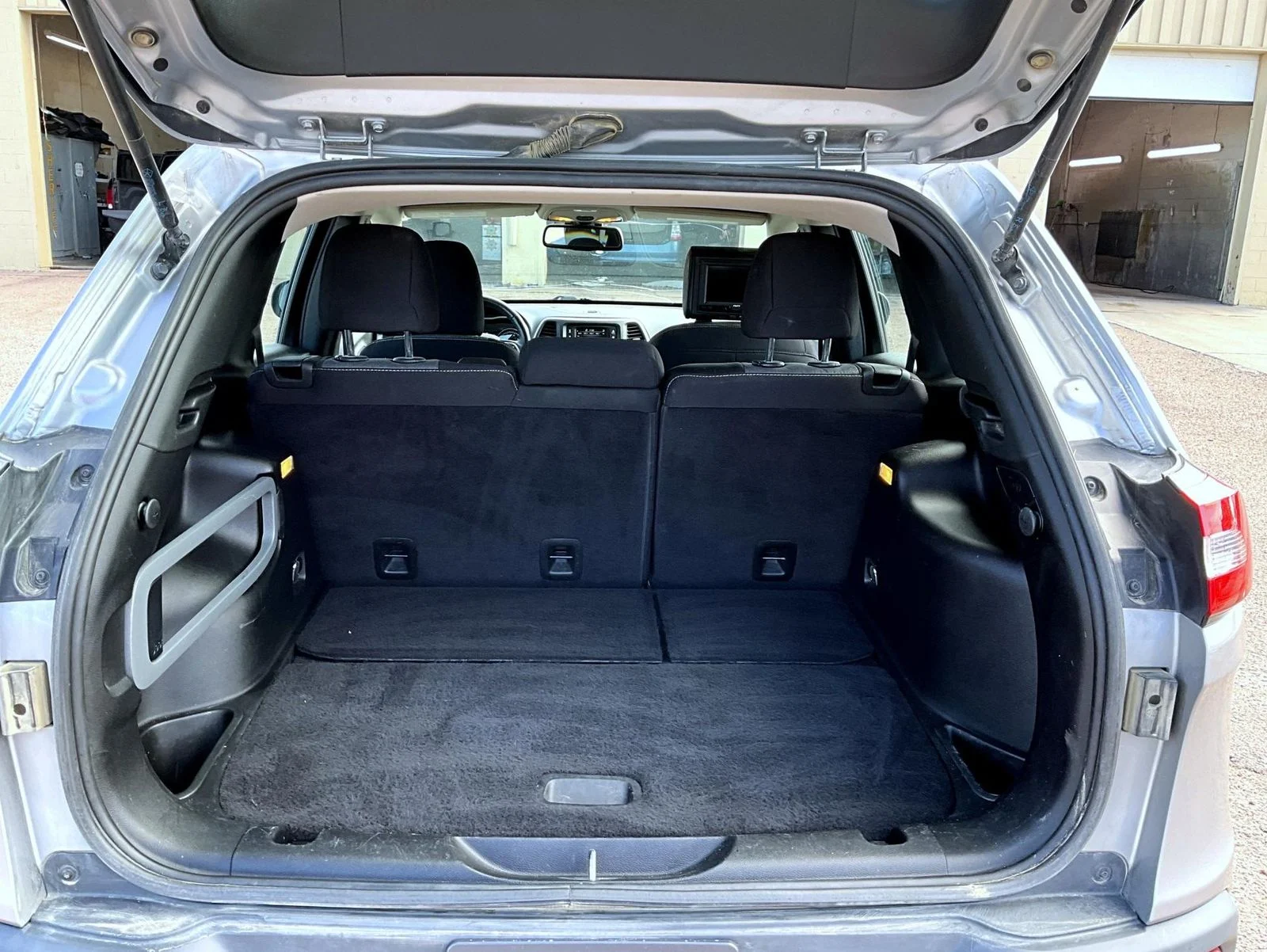 Used 2015 Silver Jeep Sport image 9