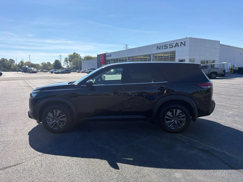 Used 2023 Super Black Nissan S image 4