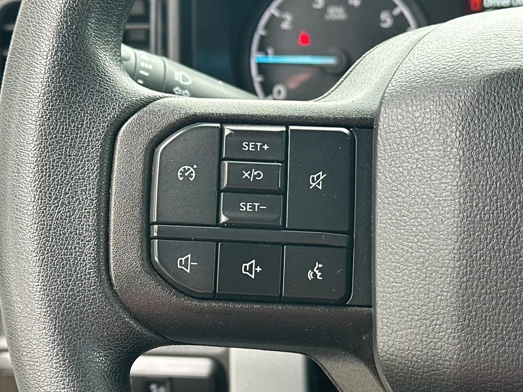 Used 2024 Oxford White Ford XLT image 16