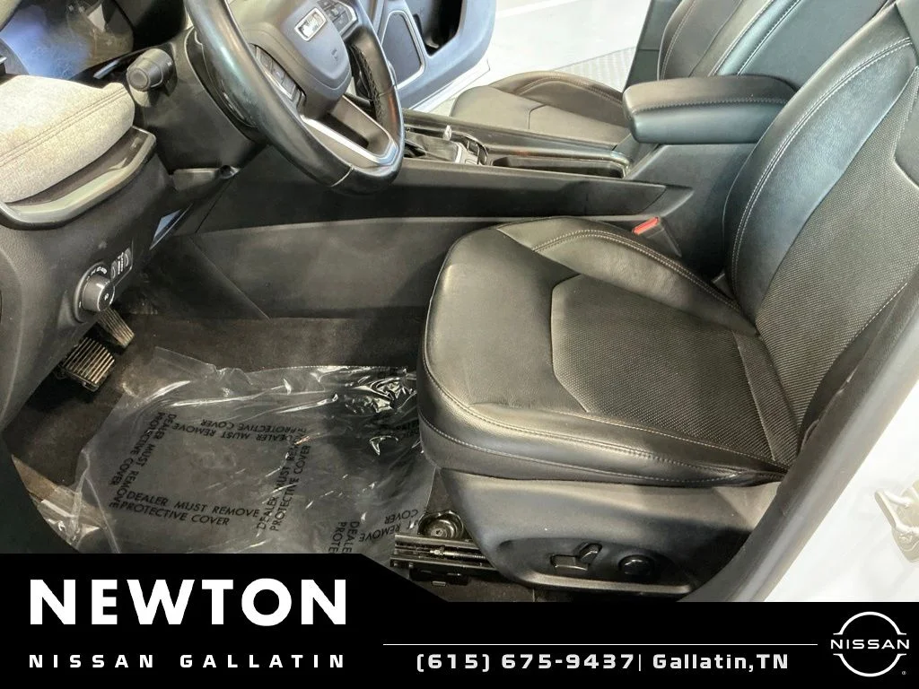 Used 2022 Bright White Clearcoat Jeep Latitude Lux image 14