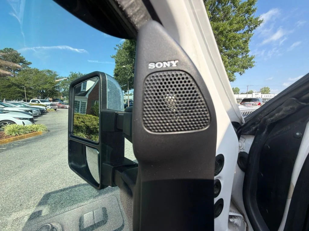 Used 2015 White Ford Lariat image 20