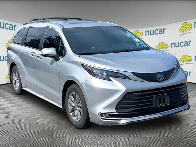 2024 Toyota Sienna XLE