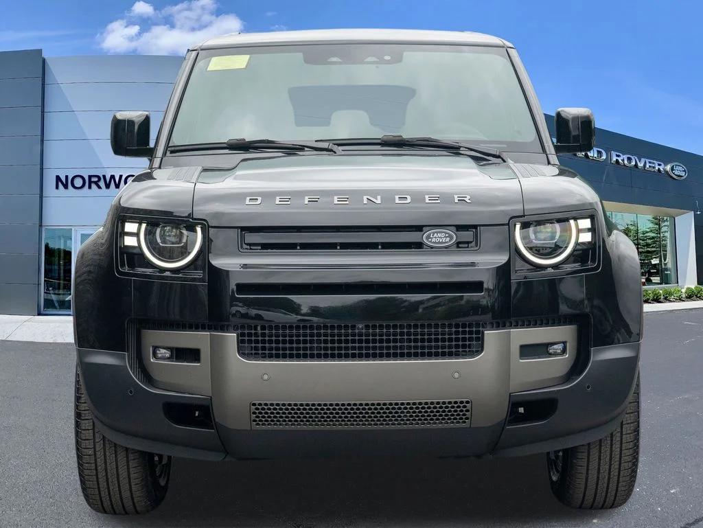 New 2026 Santorini Black Land Rover S image 2
