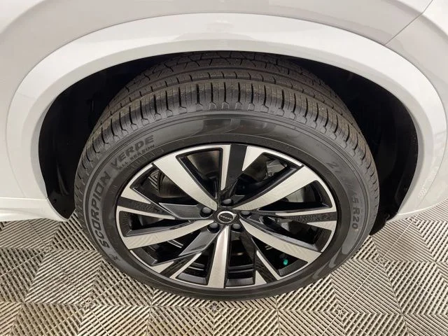 2025 Volvo XC90 Core - Photo 10