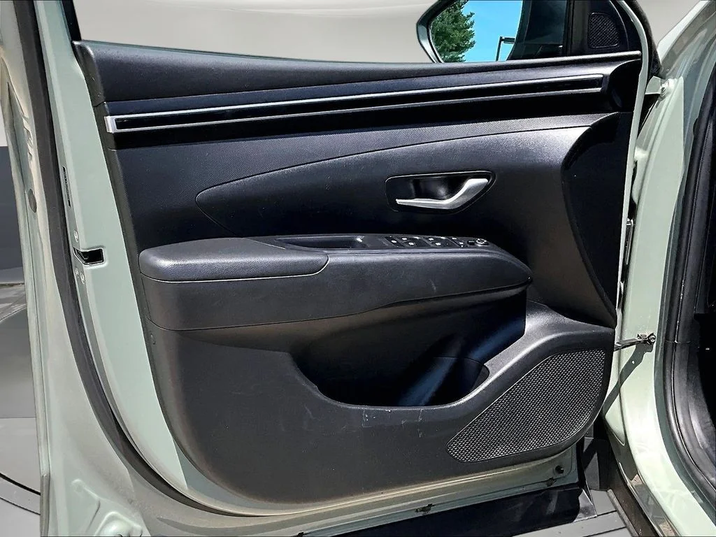 Used 2023 Green Hyundai SEL image 25