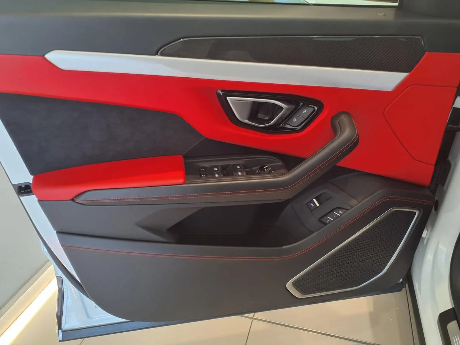 Used 2022 Bianco Monocerus Matt Lamborghini  image 21