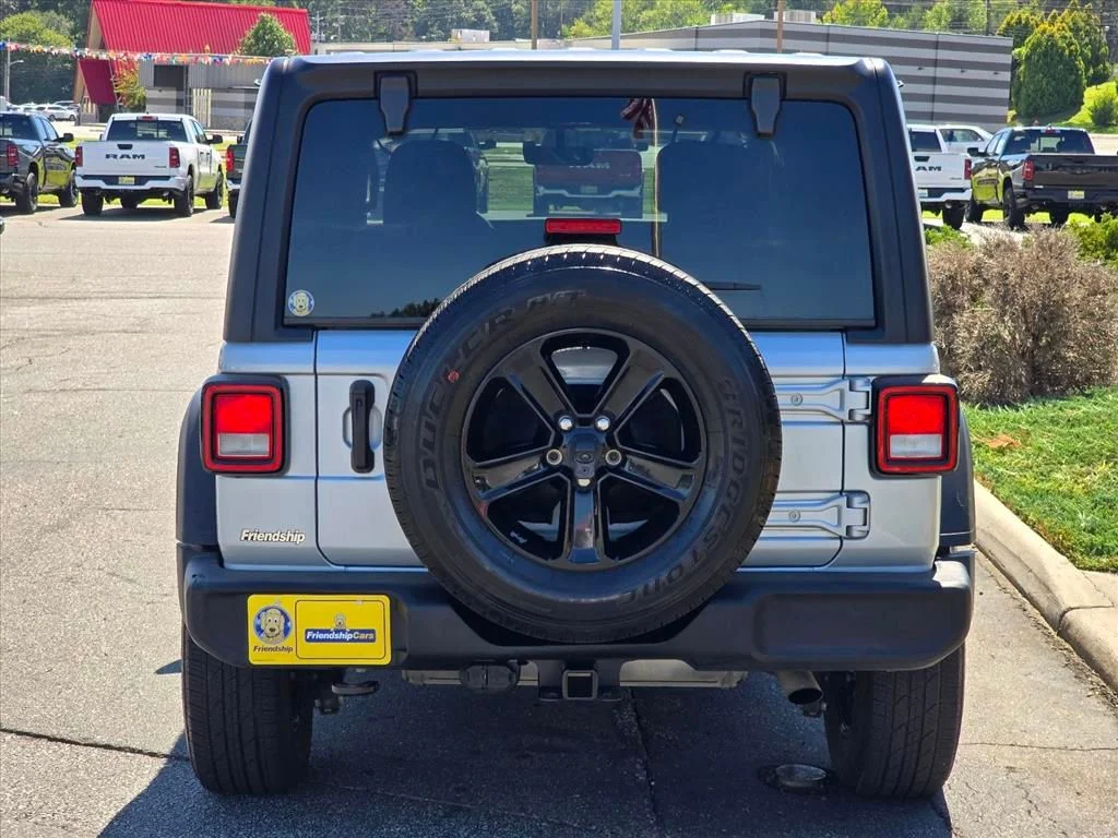 Used 2023 Silver Jeep Sport image 23