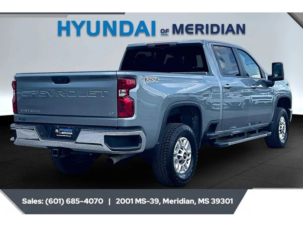 Used 2025 STERLING GRAY METALLIC Chevrolet LT image 11