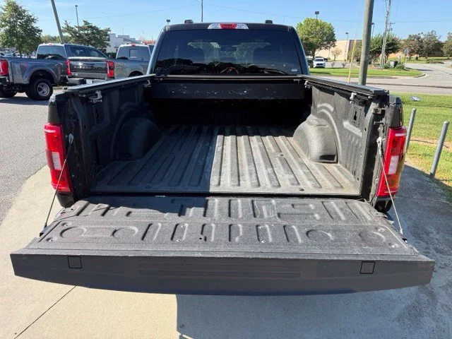 Used 2021 Black Ford XLT image 10