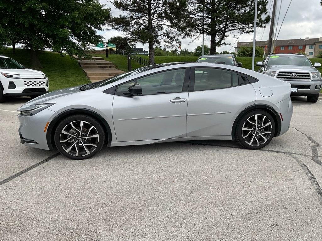 Certified Used 2025  Toyota XSE Premium image 3