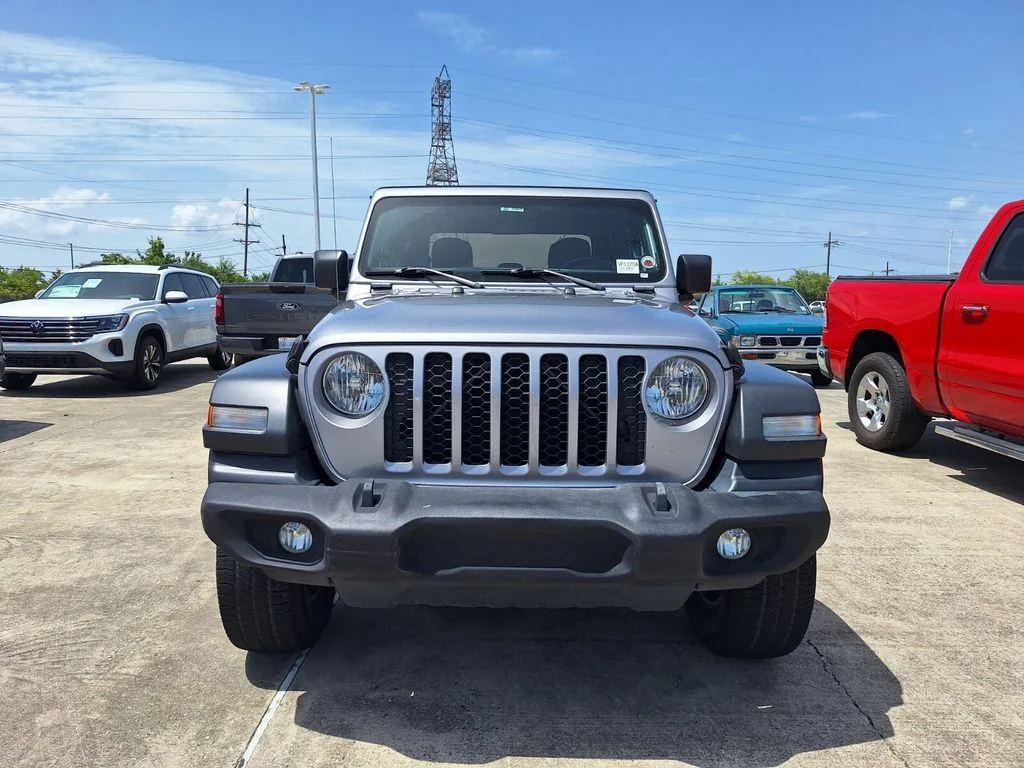 Used 2020 Silver Jeep Sport image 2