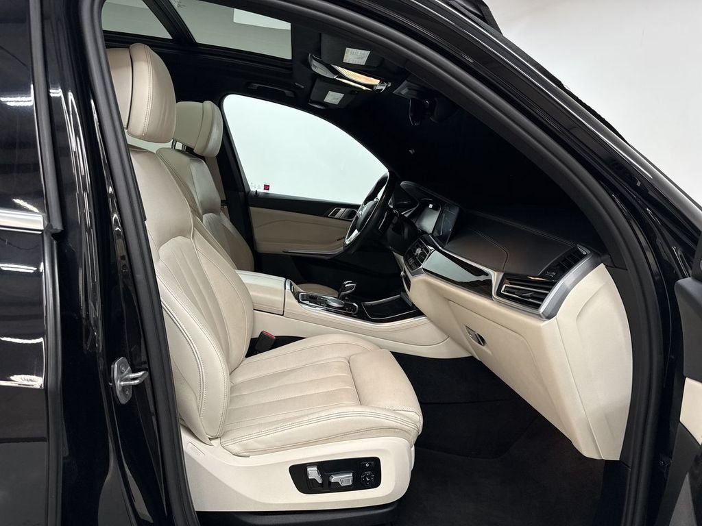 Used 2020 Black Sapphire Metallic BMW xDrive40i image 18
