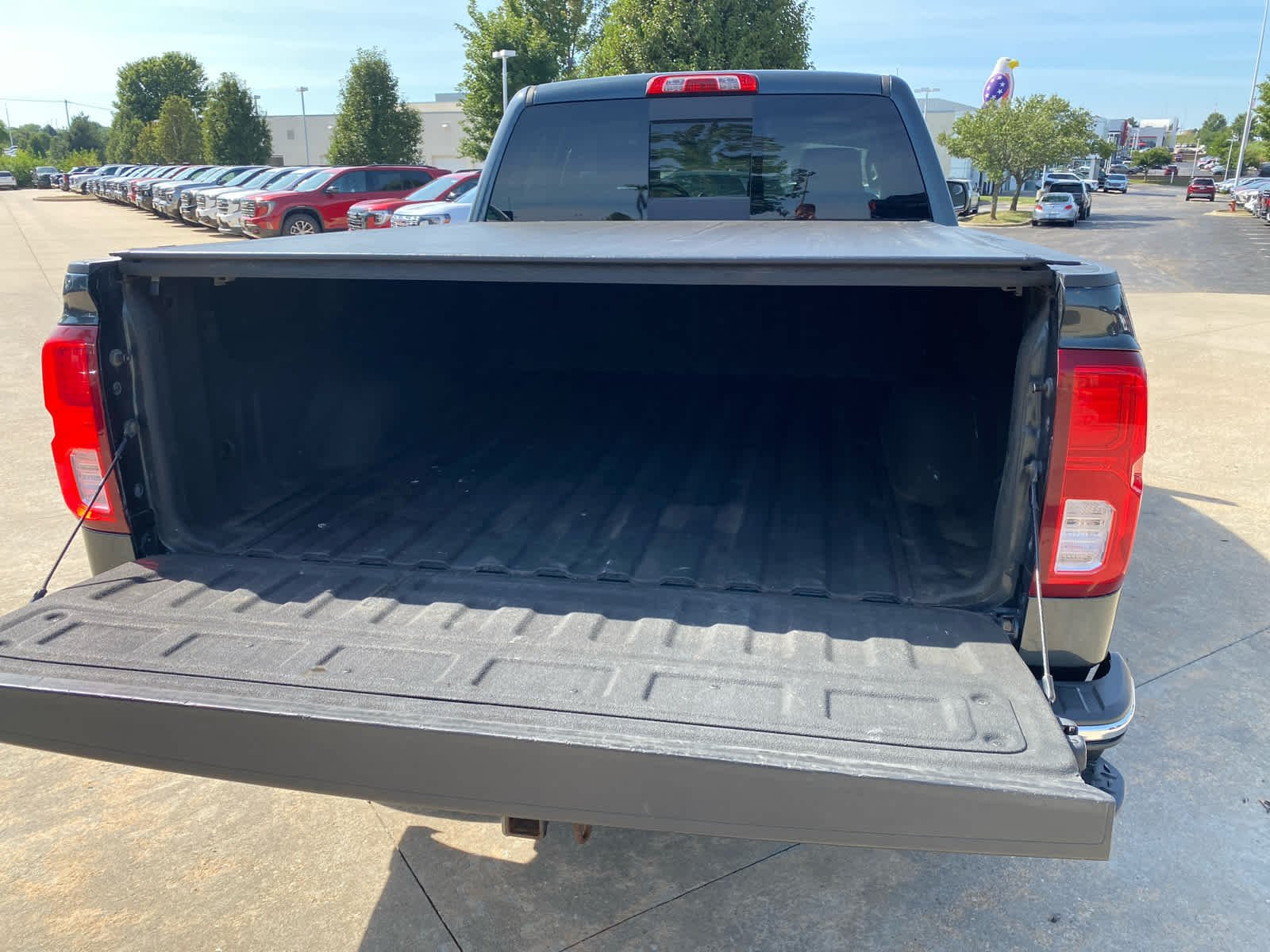 Used 2017 GRAPHITE METALLIC Chevrolet LTZ image 27