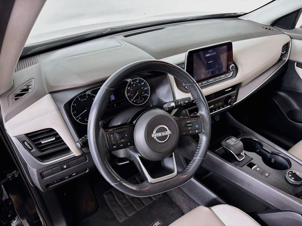 Used 2023 Super Black Nissan SV image 9