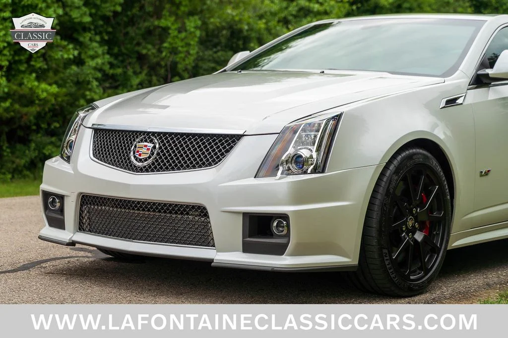 Used 2015 White Cadillac Base image 24