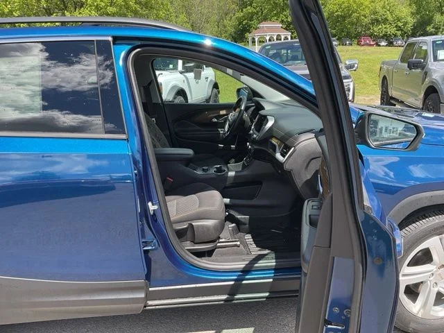 Used 2019 Blue Emerald Metallic GMC  image 39