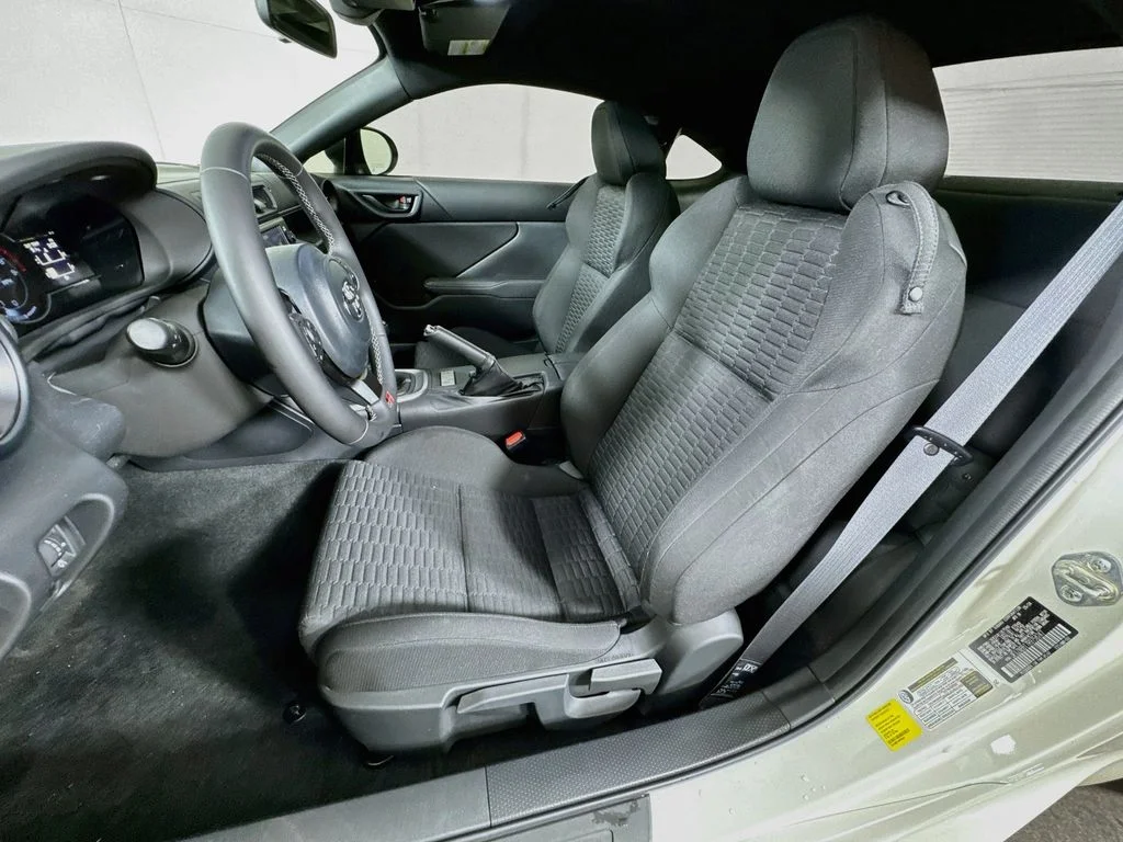 Used 2024  Toyota Base image 24