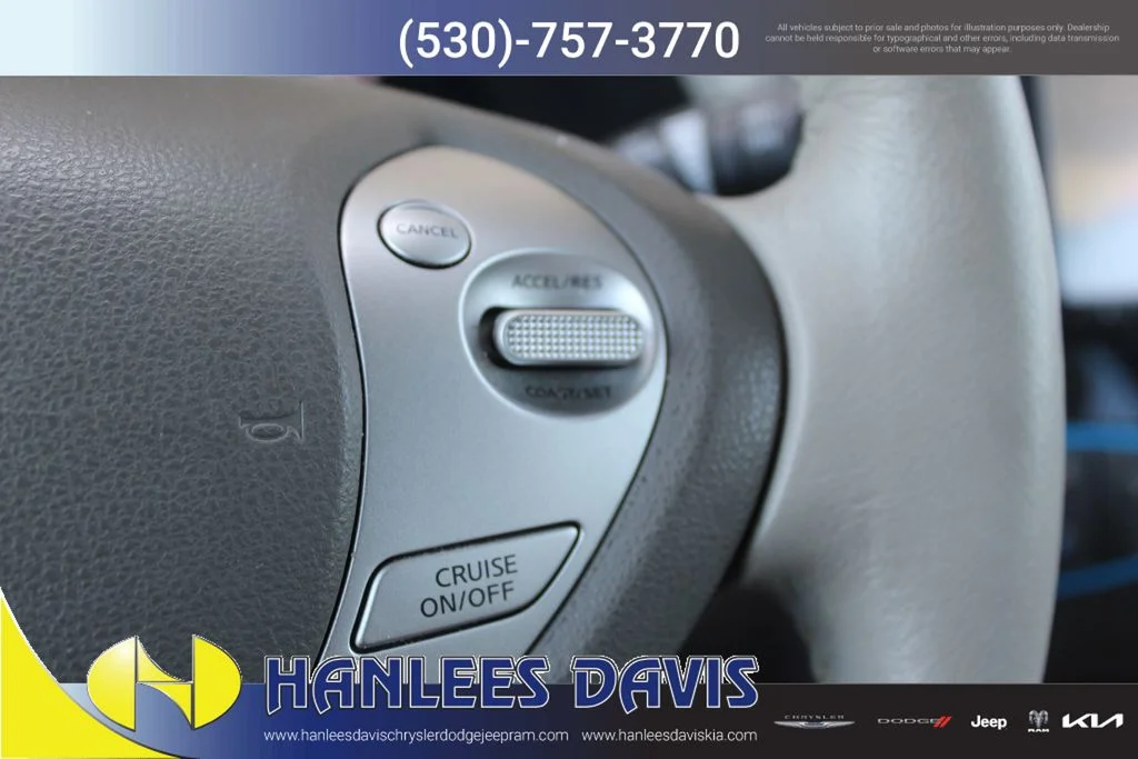 Used 2012 White Nissan SV image 27