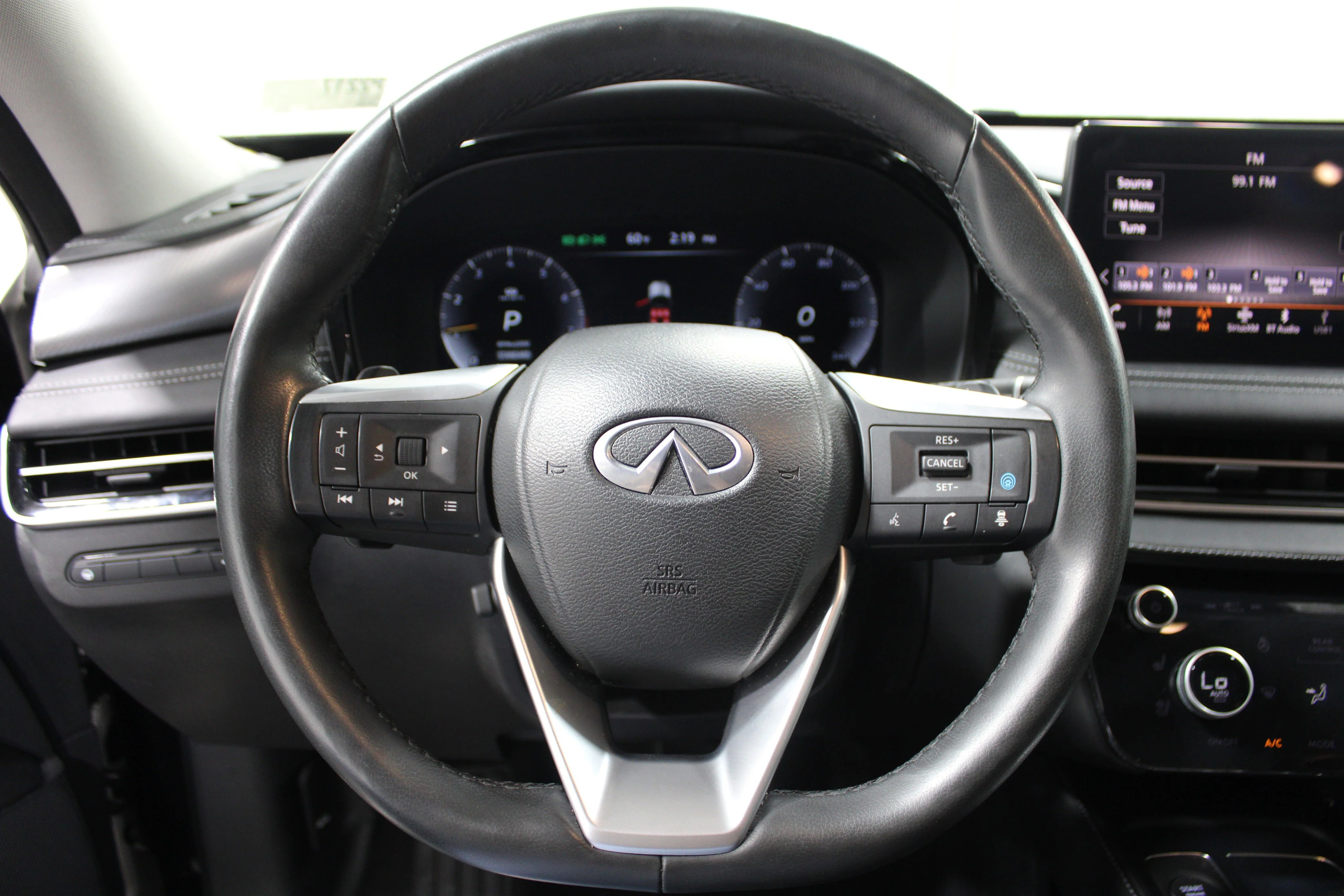 2023 INFINITI QX60 LUXE - Photo 9