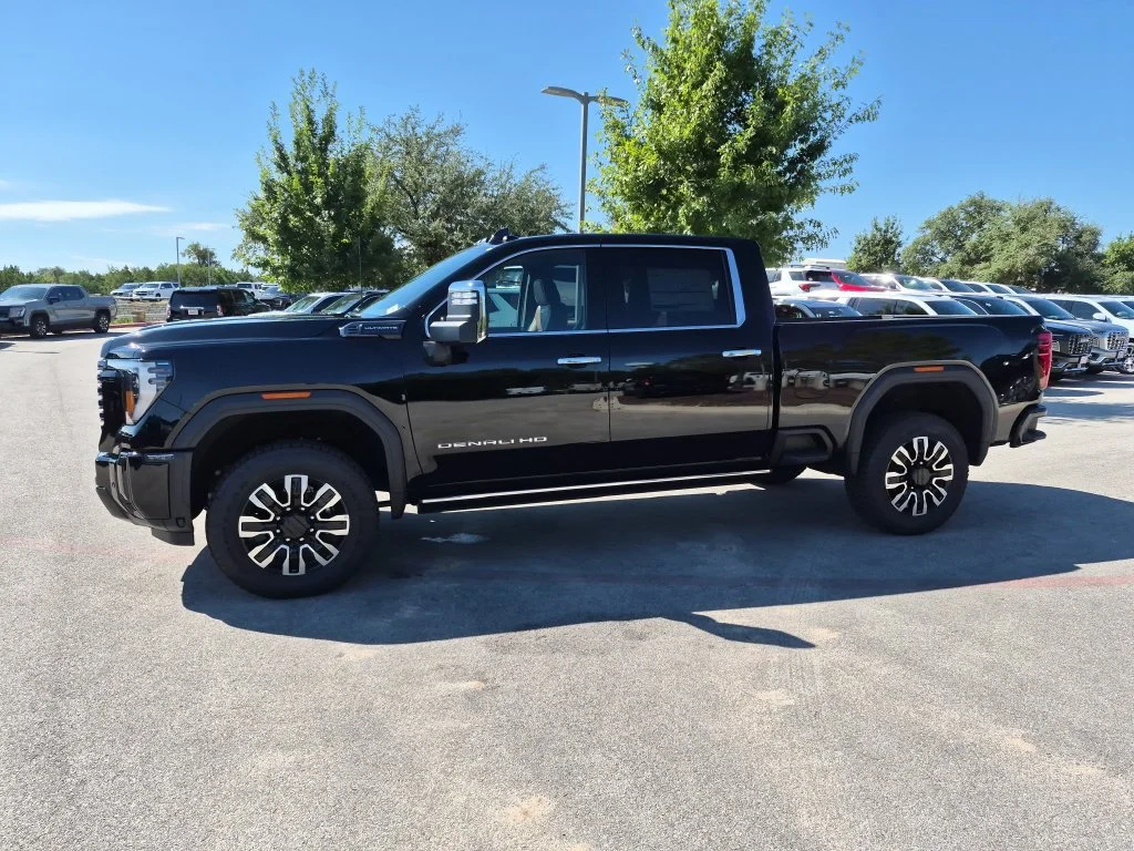 New 2026 GMC Sierra 2500 HD Denali Ultimate, photo 4