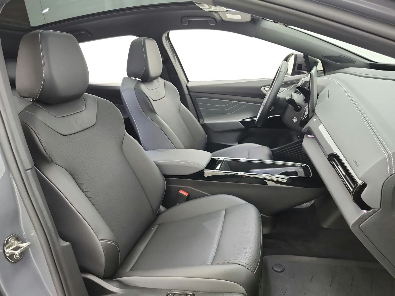 Used 2023 Pure Gray w/Black Roof Volkswagen Pro S Plus image 19