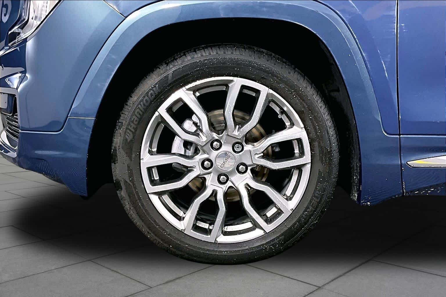 Used 2024 Downpour Metallic GMC Denali image 10