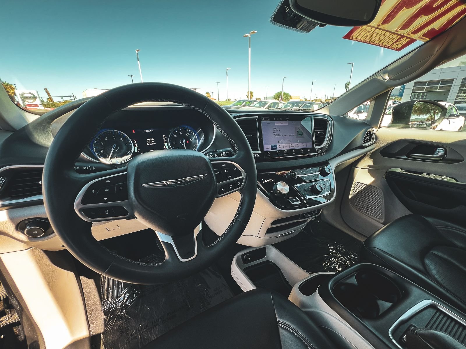 Used 2023 Black Chrysler Touring L image 15