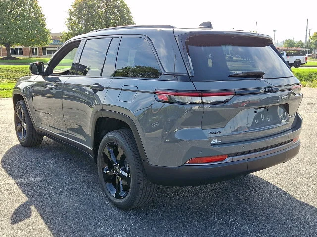 New 2027 Gray Jeep Limited image 4