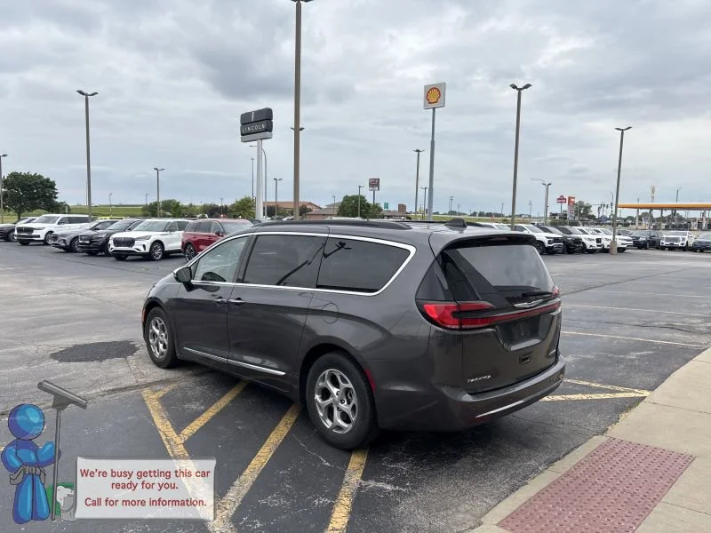 Used 2023 Granite Crystal Metallic Clearcoat Chrysler Limited image 3