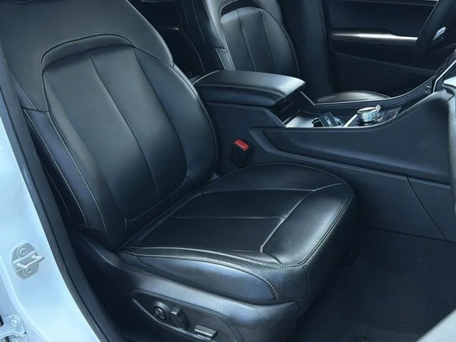 Used 2025 White Jeep Limited image 33