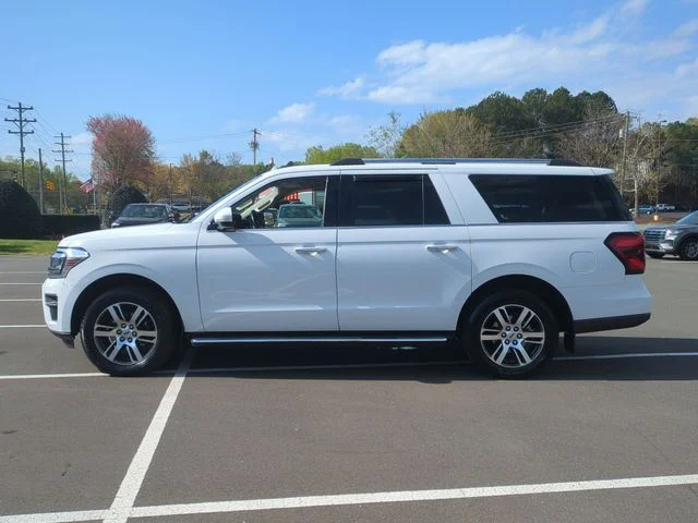 Used 2023 White Ford Limited image 10