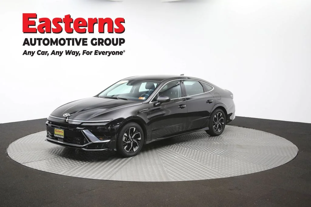 Used 2024 Black Hyundai SEL image 56