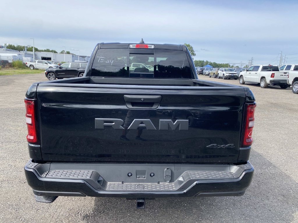 New 2026 Diamond Black Crystal Pearl-Coat Exterior Paint RAM Express image 4