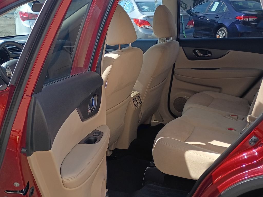 Used 2016 Cayenne Red Nissan SV image 16
