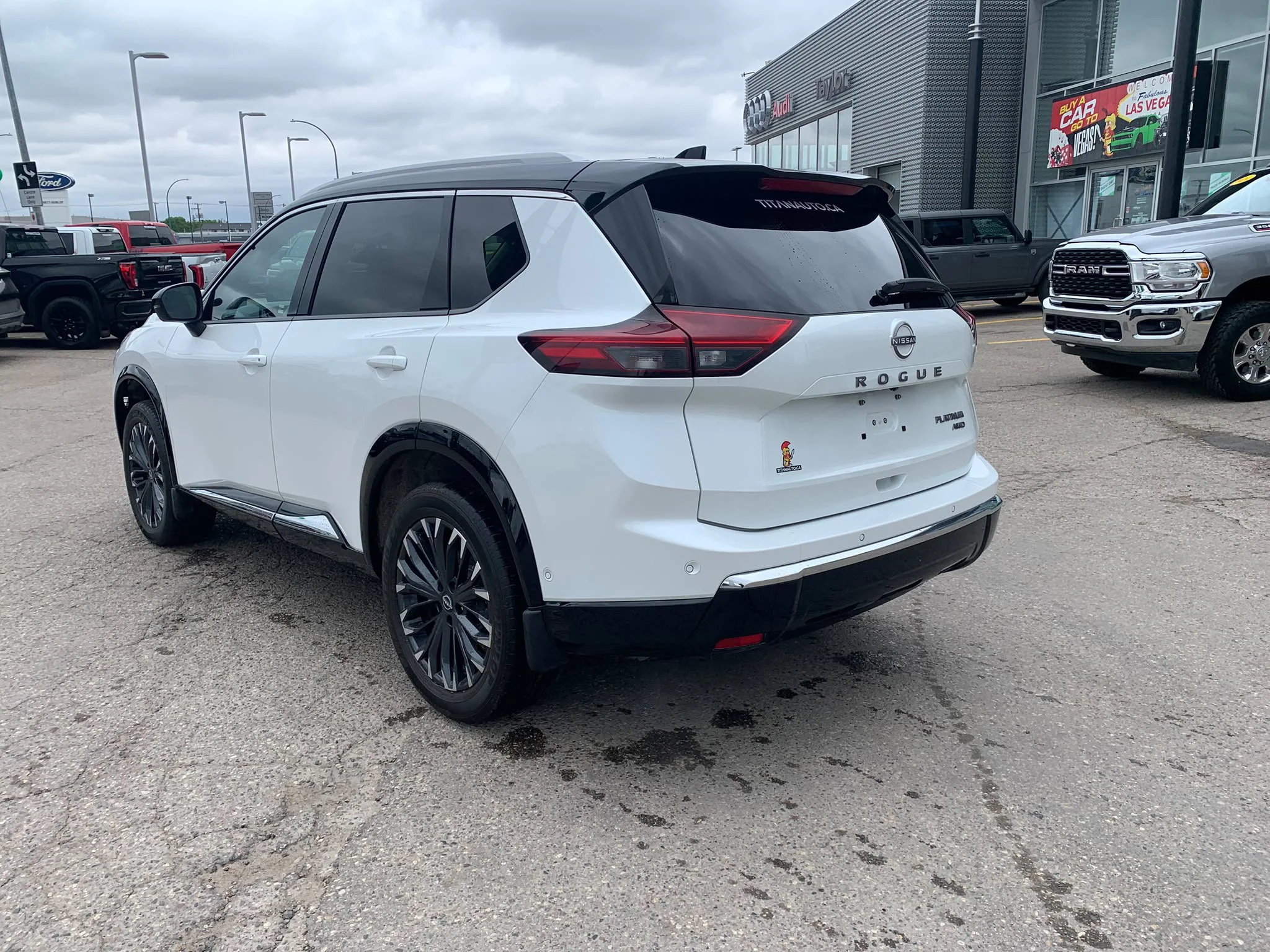 Certified Used 2024 2-Tone Everest White Tricoat Nissan Platinum AWD*Adaptive Cruise | Remote Start | Nav | 360 Cam | Htd Leather | Pano Roof | Htd Wheel image 12