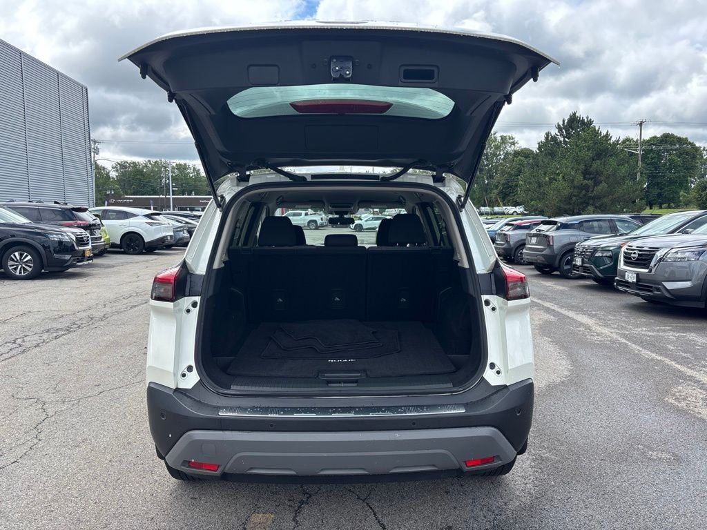 Used 2023 White Nissan SV image 7