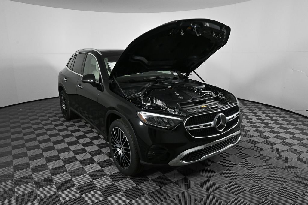 New 2026 Black Mercedes-Benz GLC 300 image 33