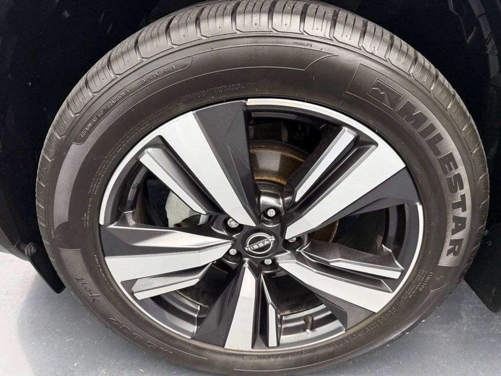 Used 2023 White Nissan SL image 40