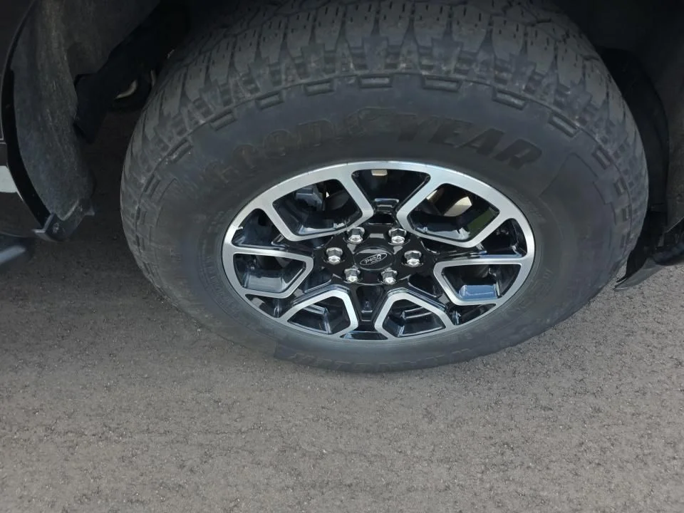 Used 2023 Black Metallic Ford XLT image 13