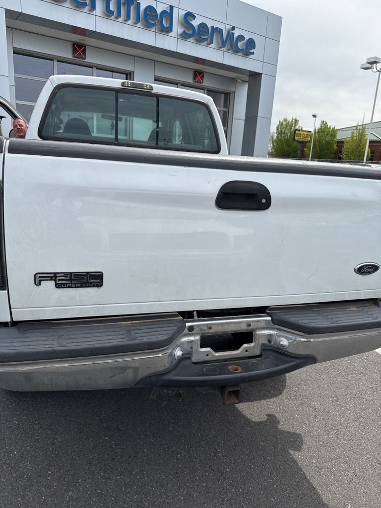 Used 2000 Ford F-250 Super Duty XL with VIN 1FTNW21FXYEB60145 for sale in Longview, WA