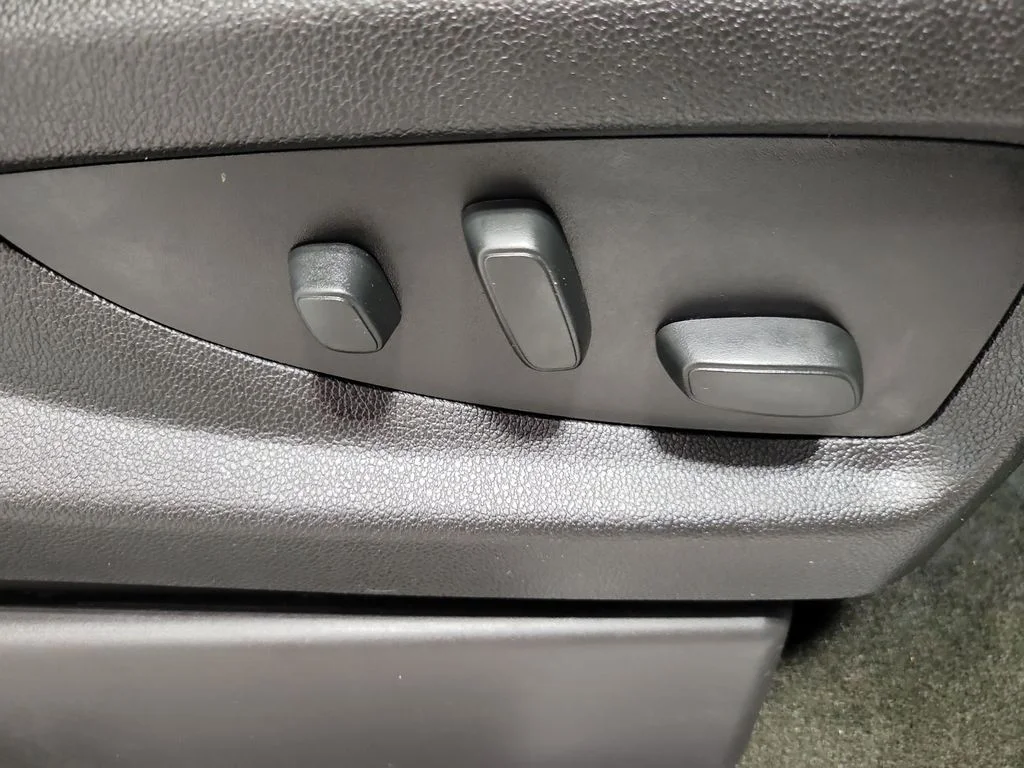 Certified Used 2018 White Chevrolet Premier image 21