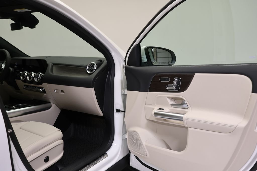 New 2026 Polar White Mercedes-Benz GLA 250 image 49