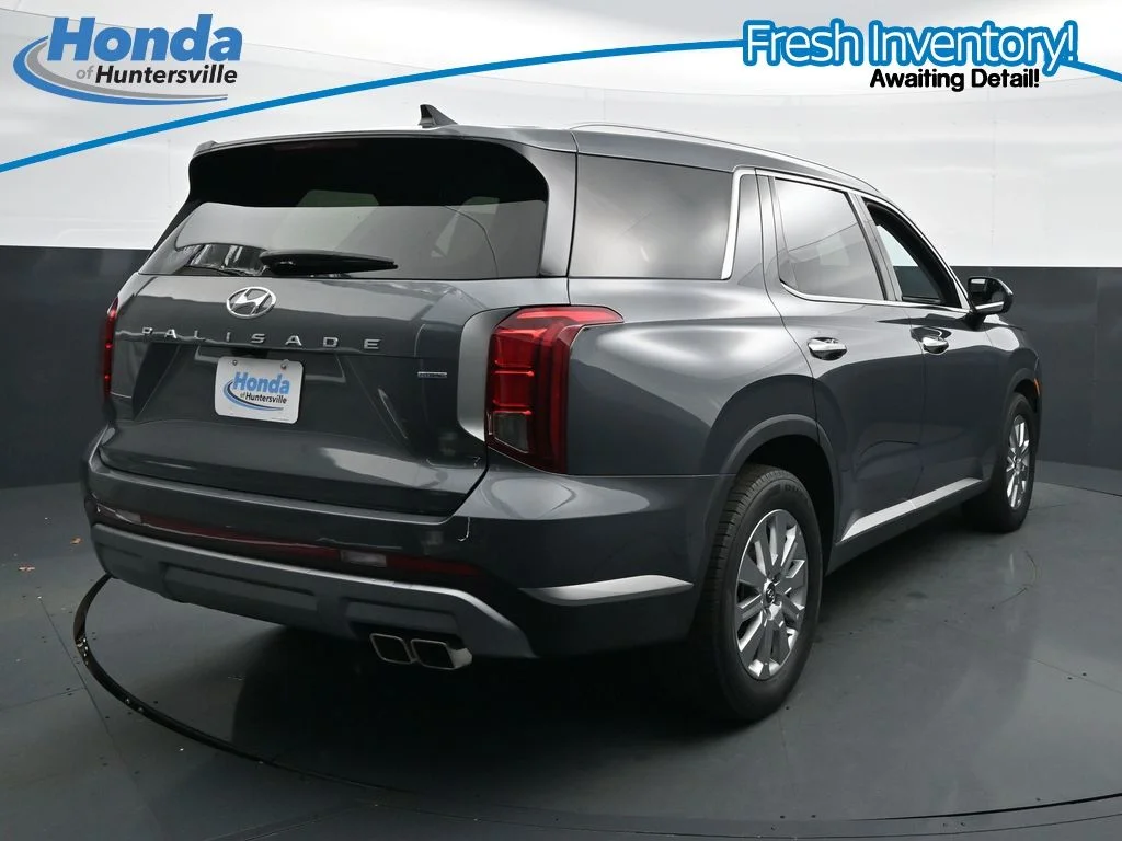 Used 2025 Graphite Hyundai SEL image 10