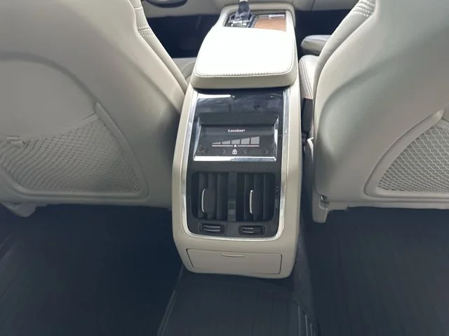 Used 2018 Black Volvo T6 Inscription image 24