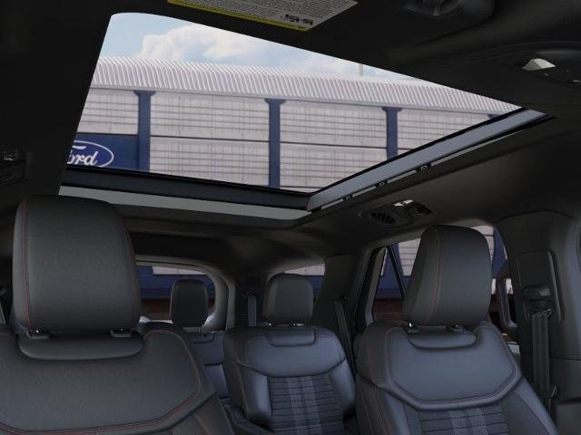 New 2026 Star White Metallic Tri-Coat Ford ST-Line image 45