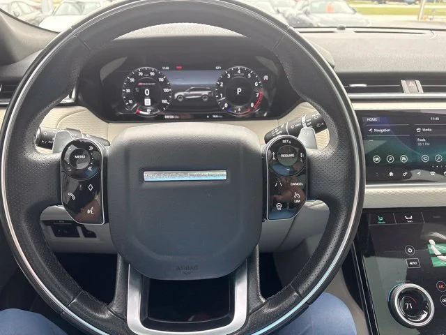 Used 2019  Land Rover SE R-Dynamic image 9